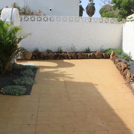 Con Piscina Privada De 2 Dormitorios, Terrazas, Jardin Y Barbacoa - Casa Momo