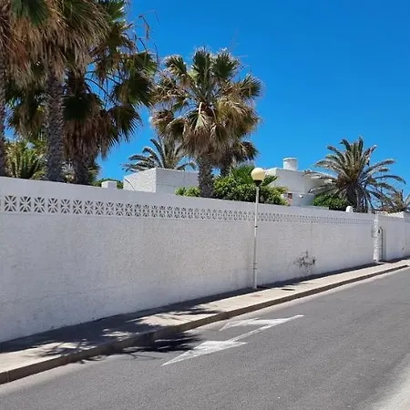 Hébergement de vacances Con Piscina Privada De 2 Dormitorios, Terrazas, Jardin Y Barbacoa - Casa Momo