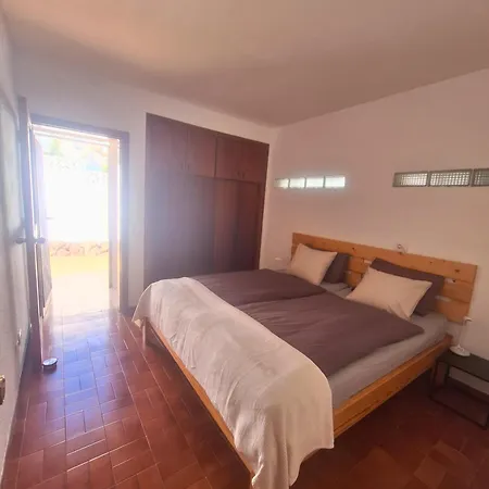 Hébergement de vacances Con Piscina Privada De 2 Dormitorios, Terrazas, Jardin Y Barbacoa - Casa Momo